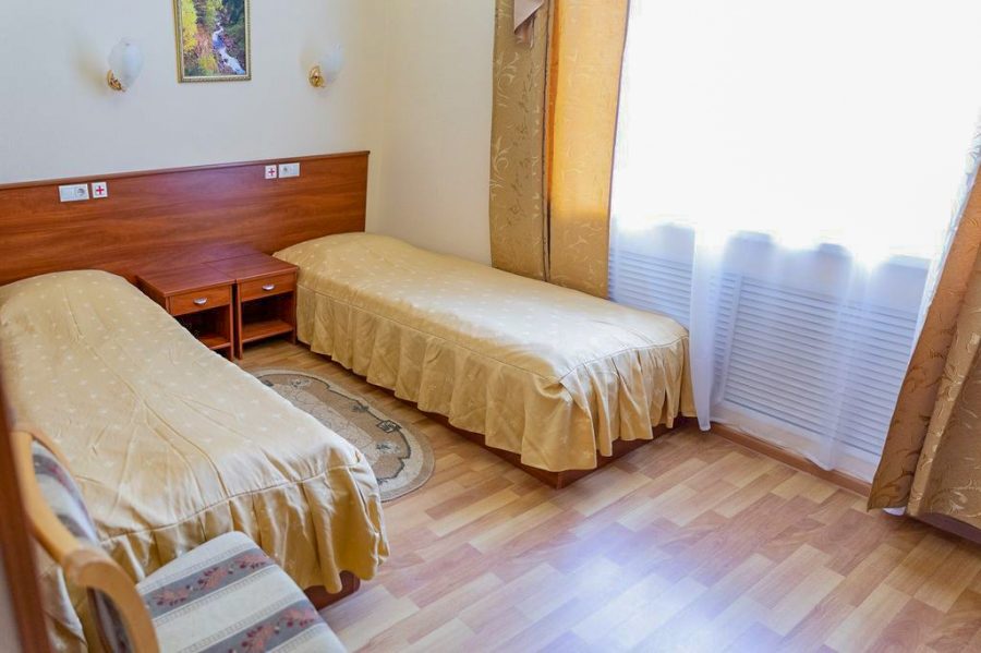 Двухместный номер стандарт в санатории им.И.М.Сеченова в городе Ессентуки - фотография