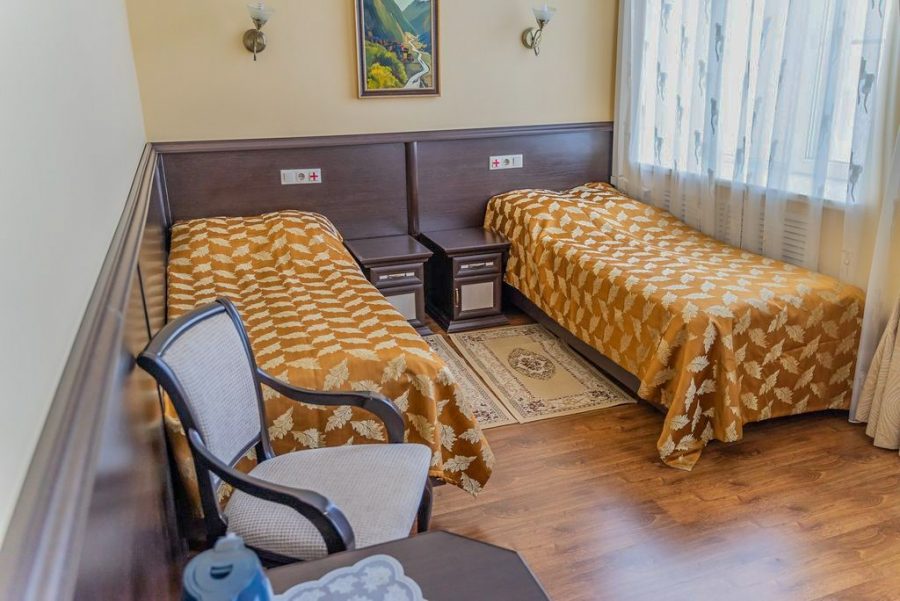 Двухместный улучшенный номер в санатории им.И.М.Сеченова в городе Ессентуки - фотография