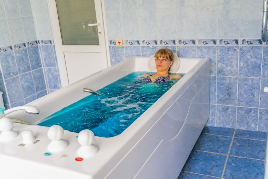 Лечебная ванна в санатории им.И.М.Сеченова в городе Ессентуки - фотография