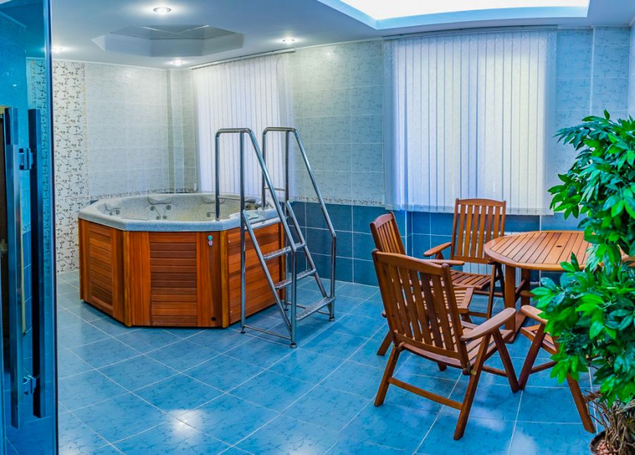 Гидромассажная ванна в номере Люкс в санатории им.И.М.Сеченова в городе Ессентуки - фотография