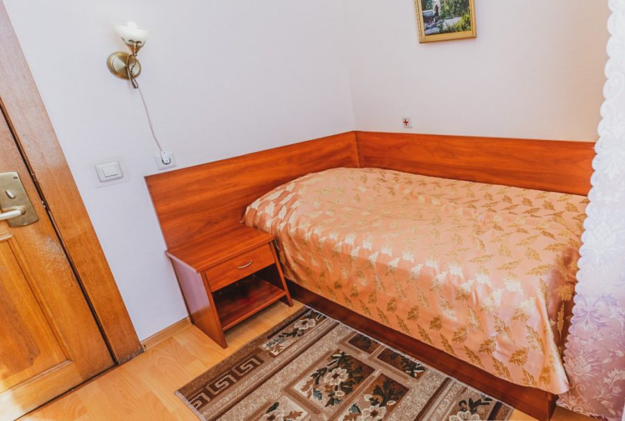 Одноместный номер стандарт в санатории им.И.М.Сеченова в городе Ессентуки - фотография