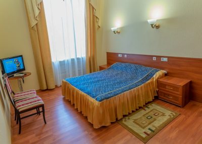 Номер полулюкс в санатории им.И.М.Сеченова в городе Ессентуки - фотография