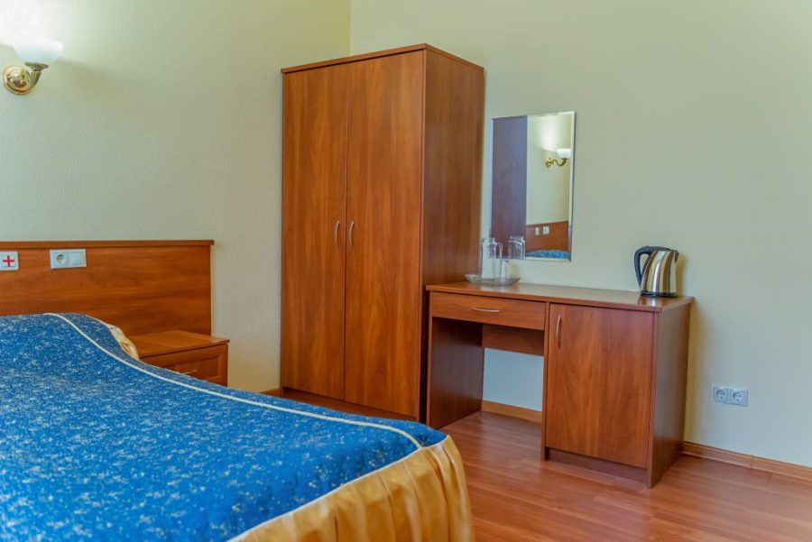 Номер полулюкс в санатории им.И.М.Сеченова в городе Ессентуки - фотография