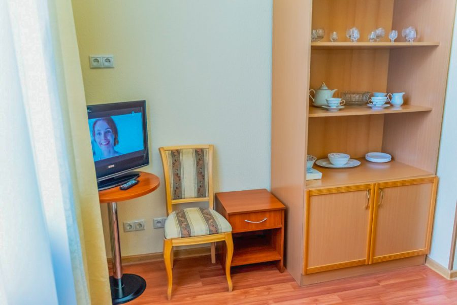 Номер полулюкс в санатории им.И.М.Сеченова в городе Ессентуки - фотография