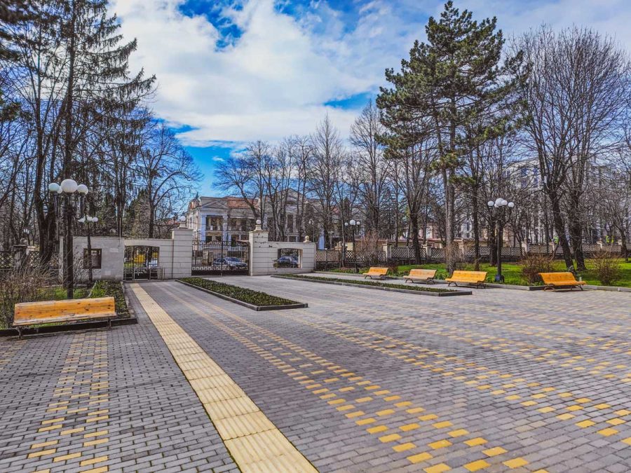 Территория в санатории им.И.М.Сеченова в городе Ессентуки - фотография