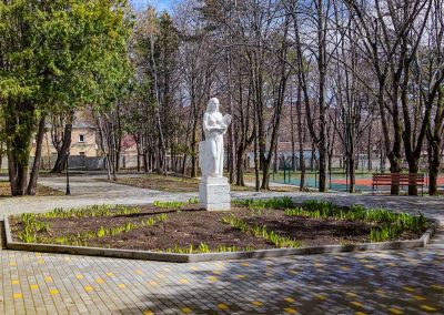 Статуя в санатории им.И.М.Сеченова в городе Ессентуки - фотография