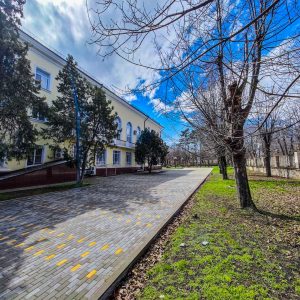 Территория в санатории им.И.М.Сеченова в городе Ессентуки - фотография