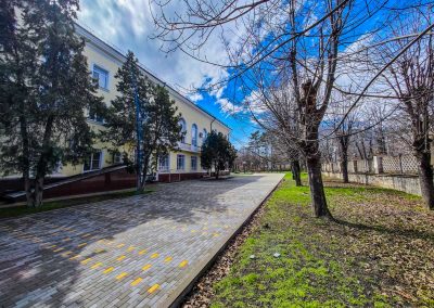 Территория в санатории им.И.М.Сеченова в городе Ессентуки - фотография