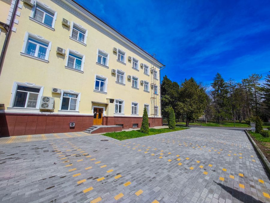 Корпус санатория им.И.М.Сеченова в городе Ессентуки - фотография