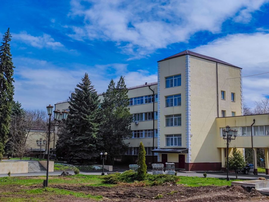 Корпус санатория им.И.М.Сеченова в городе Ессентуки - фотография