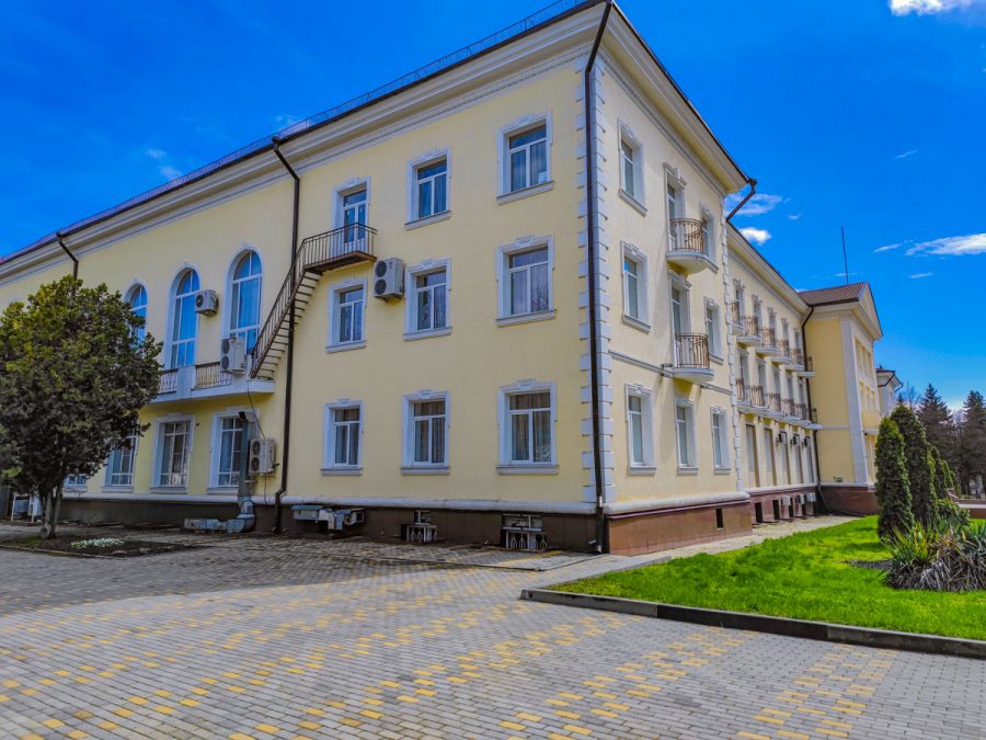 Корпус санатория им.И.М.Сеченова в городе Ессентуки - фотография