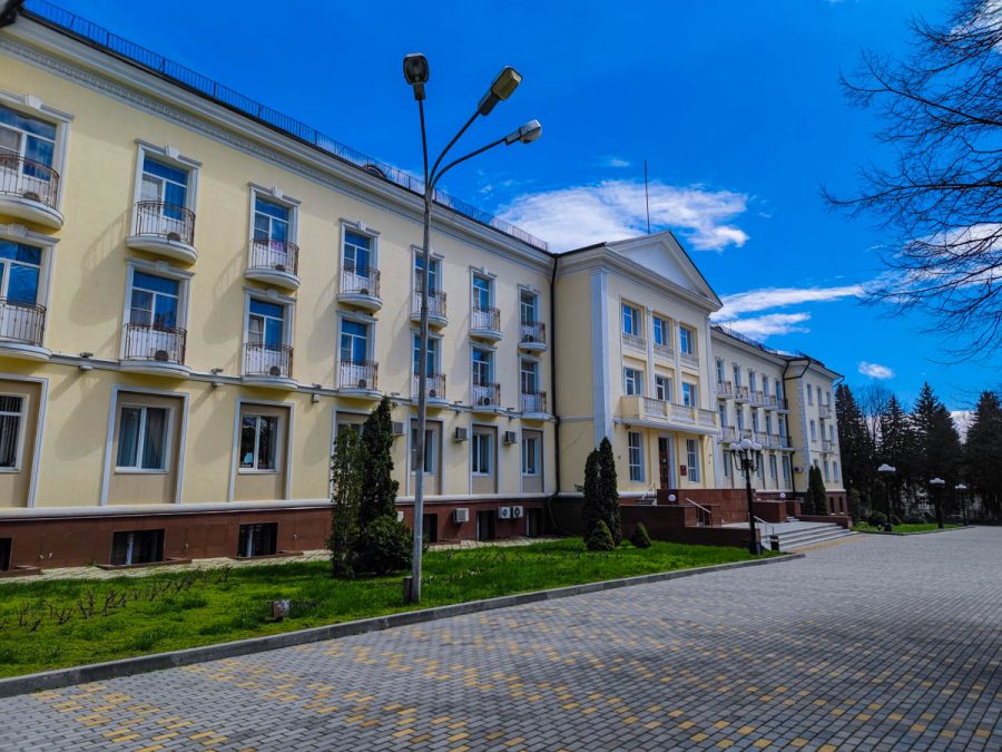 Корпус санатория им.И.М.Сеченова в городе Ессентуки - фотография