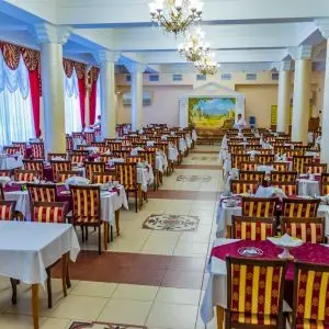 Обеденный зал в санатории им.И.М.Сеченова в городе Ессентуки - фотография