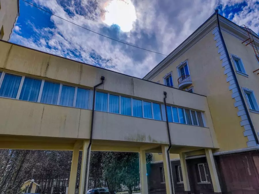 Теплый переход между корпусами в санатории им.И.М.Сеченова в городе Ессентуки - фотография