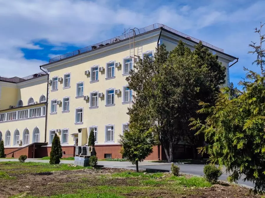 Корпус санатория им.И.М.Сеченова в городе Ессентуки - фотография